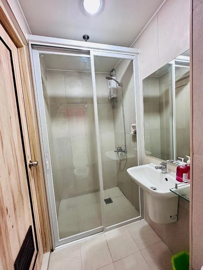 Lengs Place 2 - Studio Unit With Balcony At Inspiria Condo Davao City